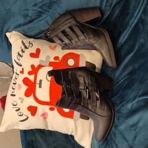 Heel boots